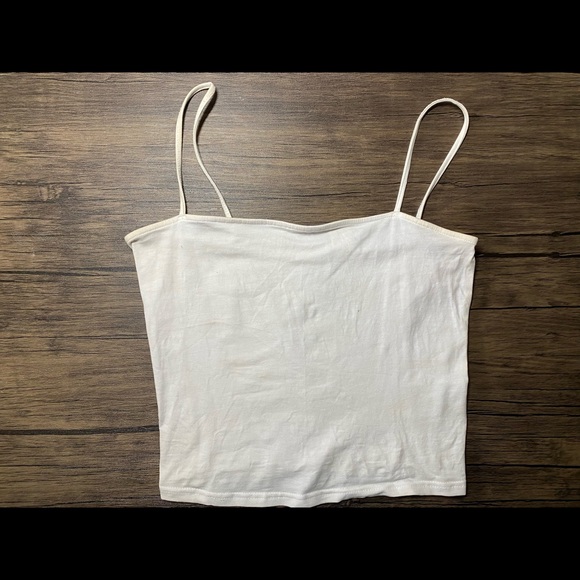 White crop top - Picture 2 of 3